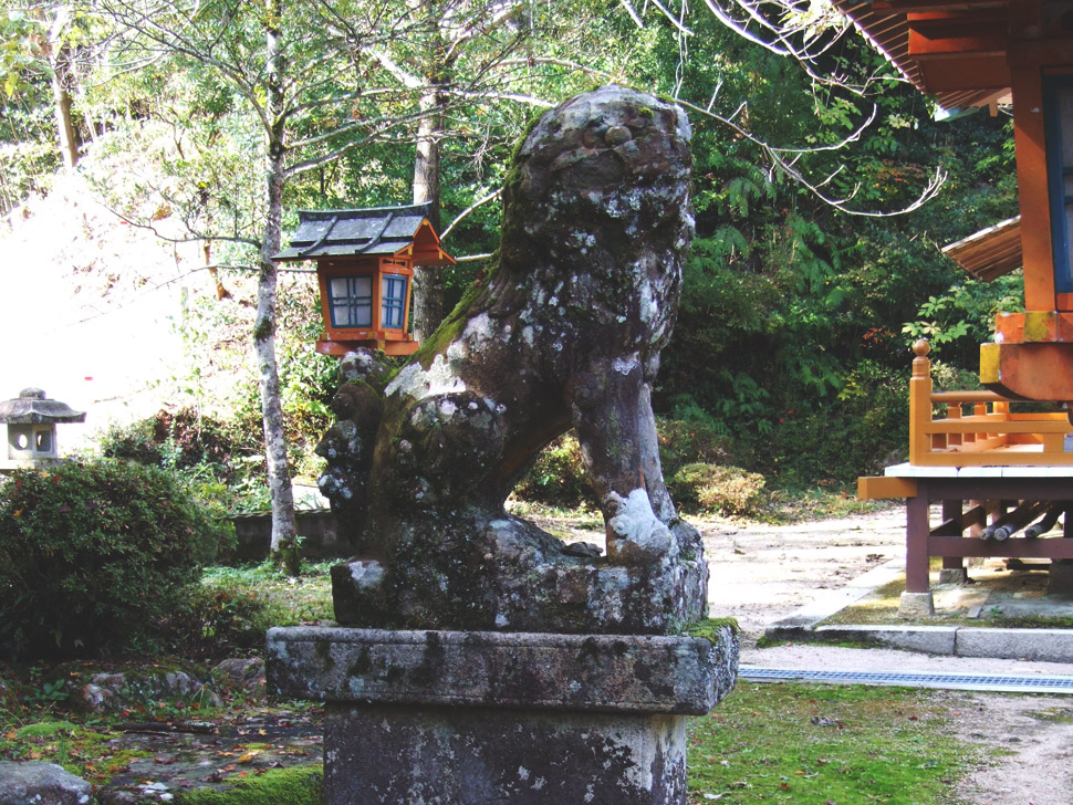 三坂神社 狛犬(吽形)